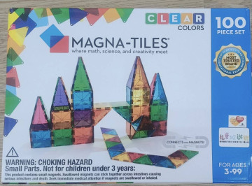 Magna-Tiles 磁力積木的照片